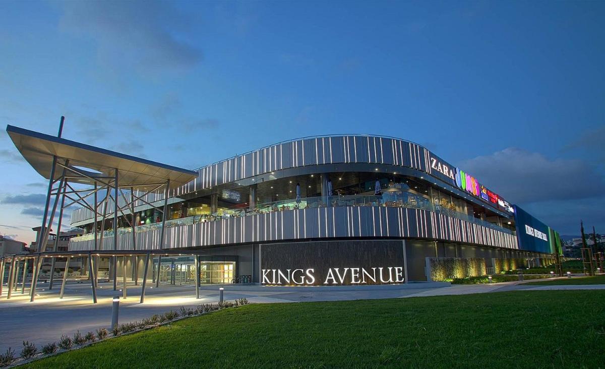 King Evelthon Beach Hotel & Resort Klorakas 외부 사진 Kings Avenue