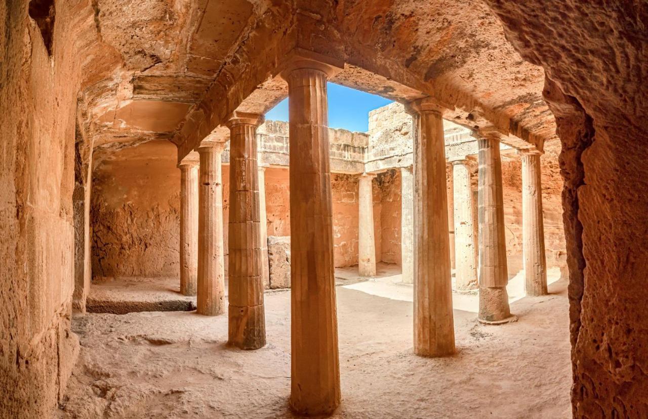 King Evelthon Beach Hotel & Resort Klorakas 외부 사진 The Roman temple of Sabratha